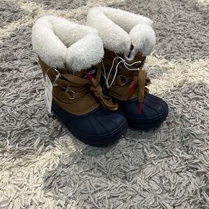 NWT nautica boots toddler size 6